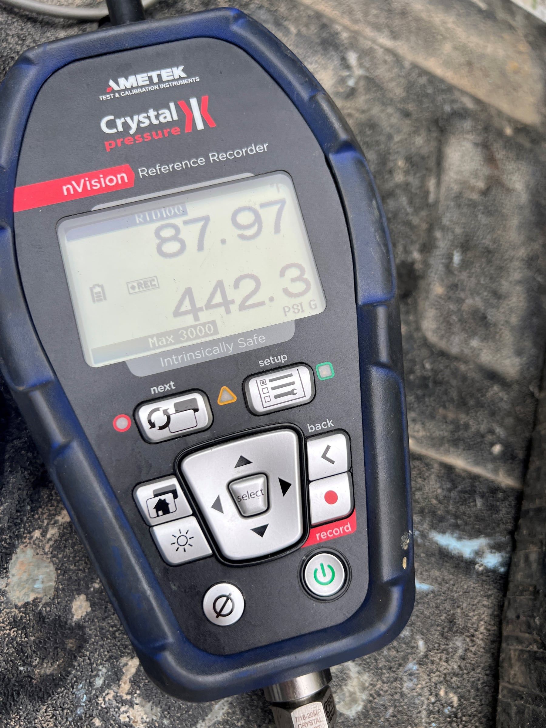 Crystal nVision reference recorder displaying live pressure and temperature