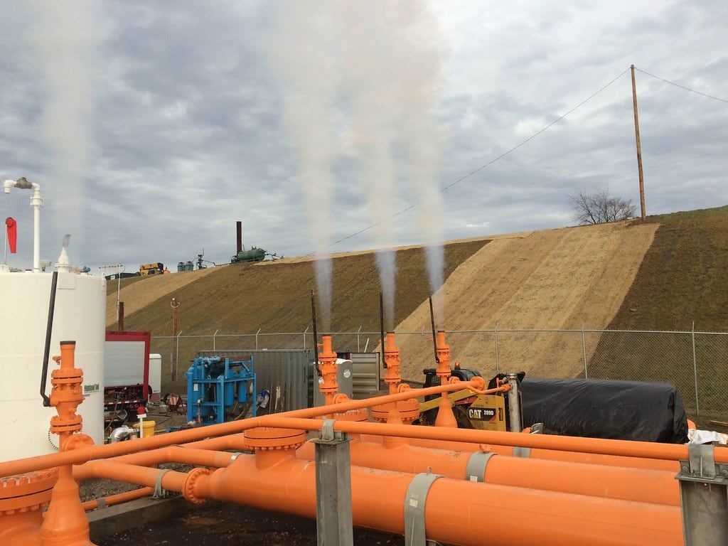 Nitrogen venting from a station manifold during a purge