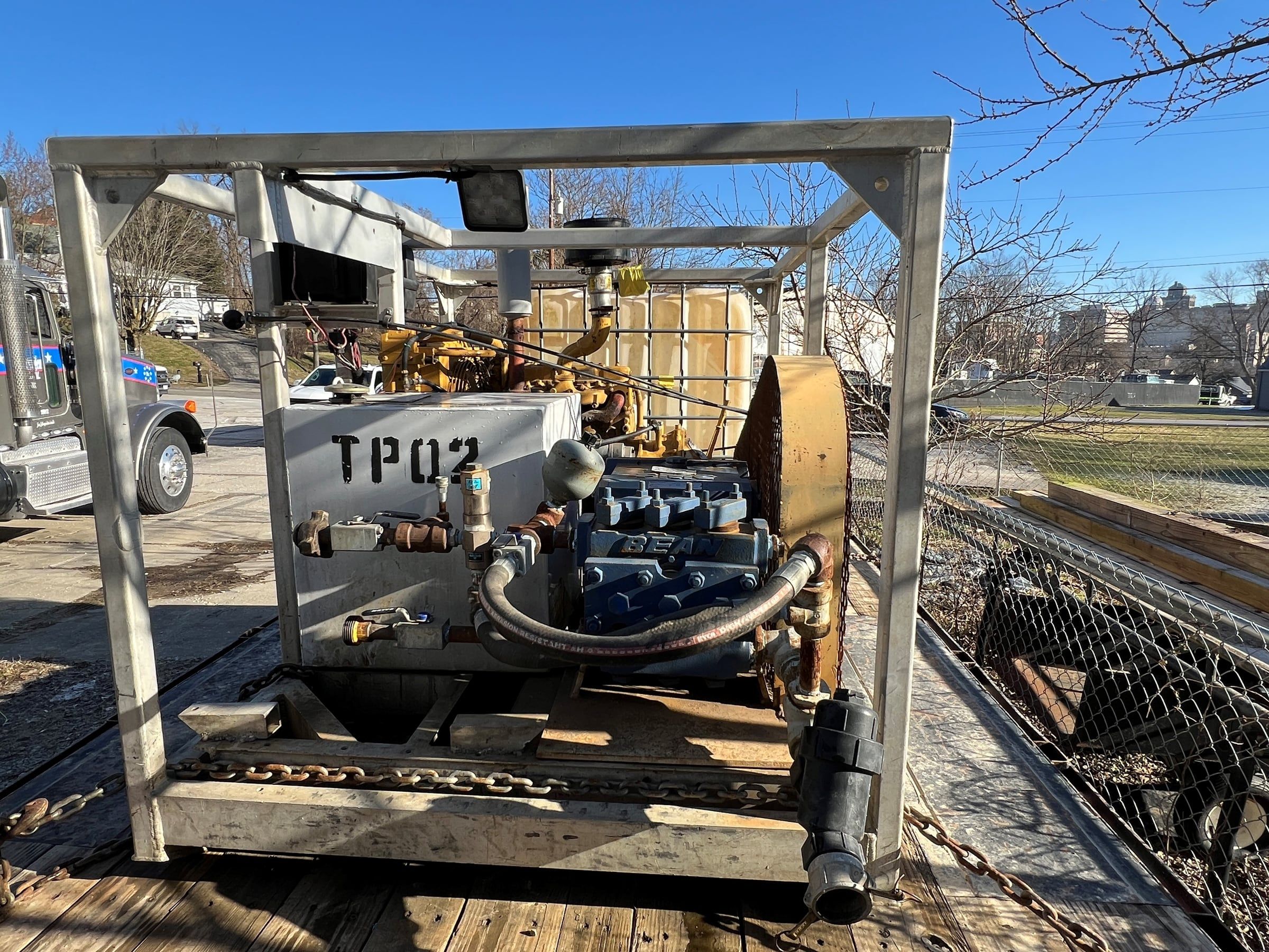 Skid mounted 40 gallon per minute triplex test pump